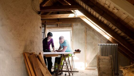 Steeds meer Belgen vragen omgevingsvergunning aan: Hoe doe je dat? En hoeveel kost het?