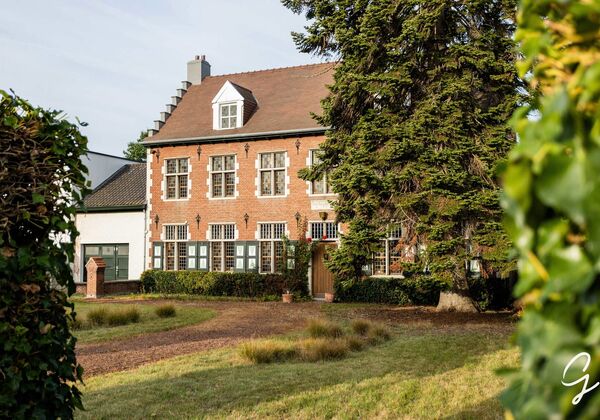 Buitengewoon huis te koop in Berlare