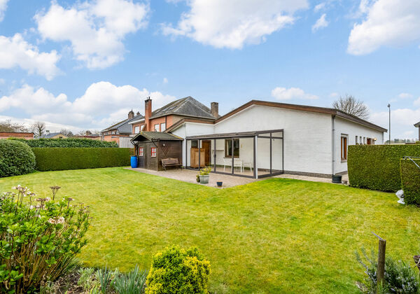 Bungalow te koop in Drongen