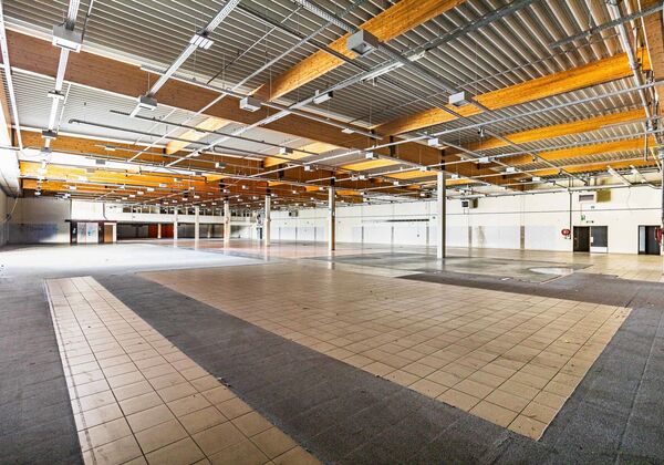 Gebouw voor gemengd gebruik te huur in Geraardsbergen