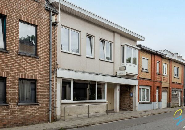 Gebouw voor gemengd gebruik te koop in Berlare