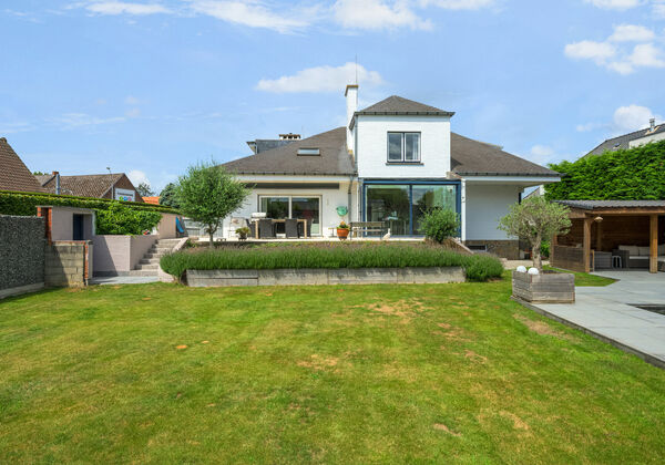 Kantoren & magazijn te koop in Ninove