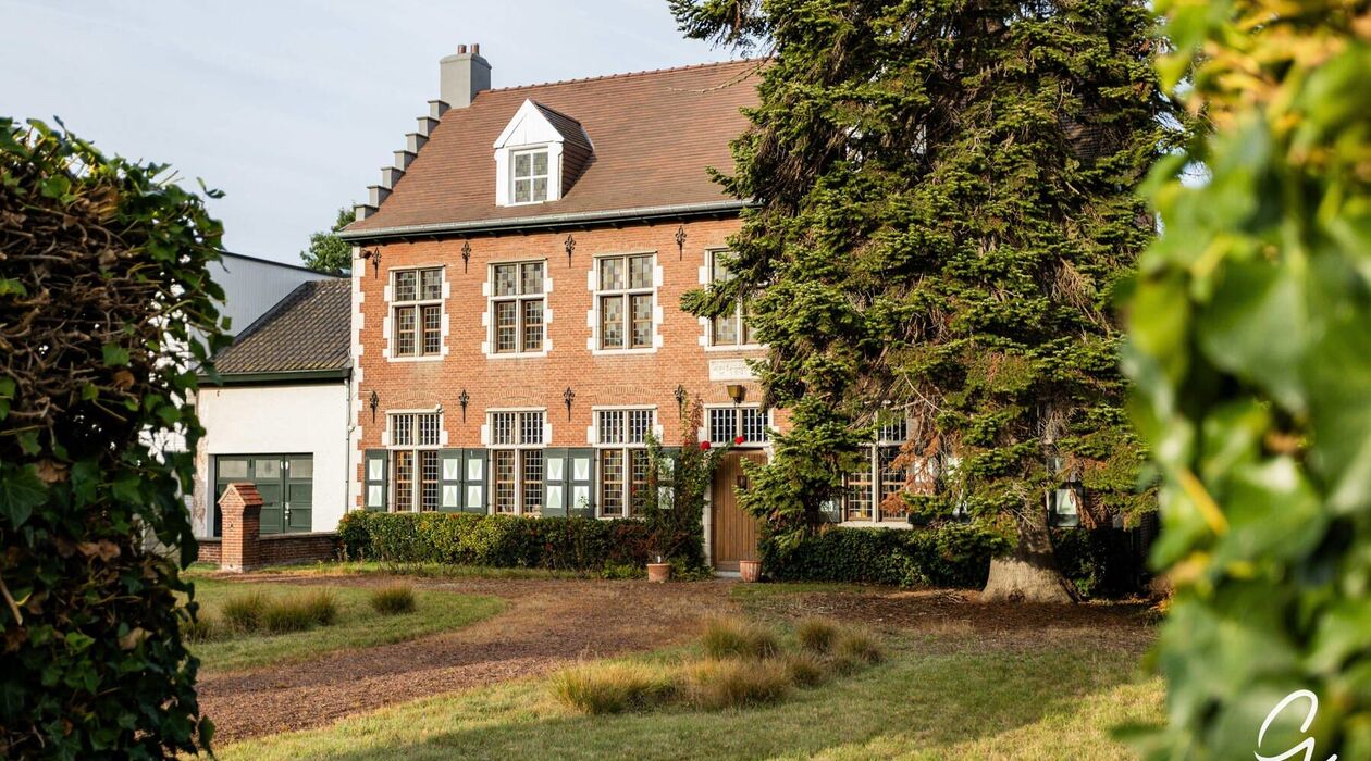 Buitengewoon huis te koop in Berlare