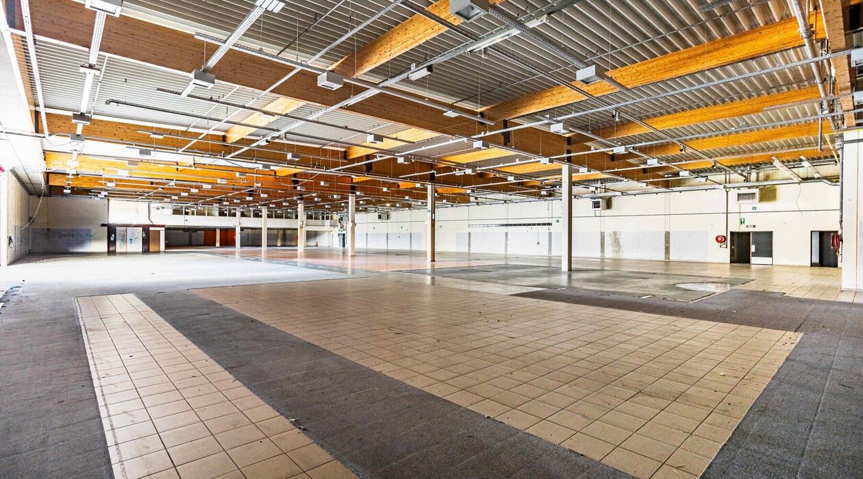 Gebouw voor gemengd gebruik te huur in Geraardsbergen