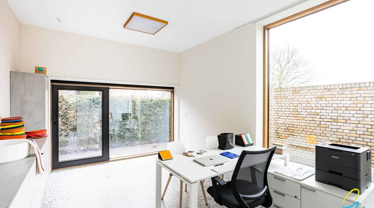 Gebouw voor gemengd gebruik te koop in Berlare