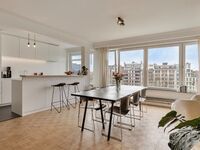 Te huur: Prachtig vernieuwd appartement op toplocatie aan de stadsrand van Gent.

Op zoek naar comfortabel en modern wonen met een uitstekende bereikbaarheid? Dit volledig vernieuwde appartement op de 6de verdieping biedt alles wat u nodig heeft.

Het app